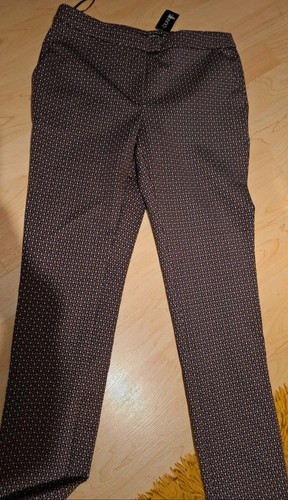 Bnwt ladies dark - red, patterned